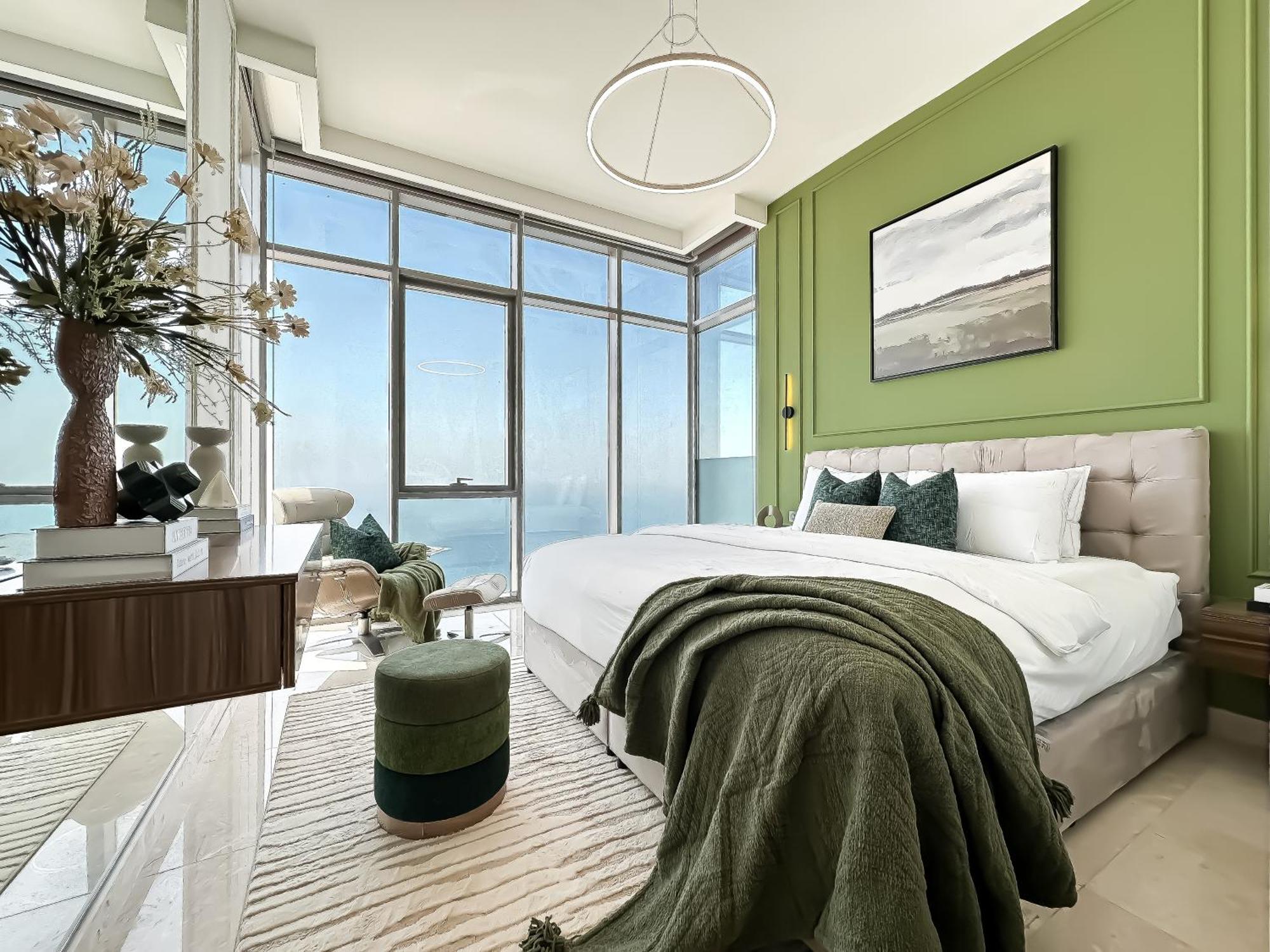 Stunning Sea View With Private Balcony In Appartement *